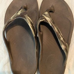 Oofos flip flop. Size 9